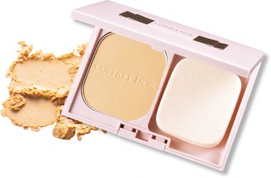 潤うヌーディー肌が続く生質感パウダー
コフレドール ヌーディカバー モイスチャー パクトUV SPF21・PA++ 全7色 各¥3,800(セット価格・編集部調べ)/カネボウ化粧品