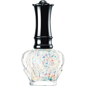 クリアベースにさまざまな形のオーロララメがイン。<br /><br />アナ スイ ネイルカラー AG012¥1,200/アナ スイ コスメティックス