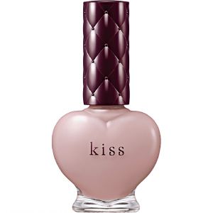 速乾性が高く、重ね塗りに便利。ジェルコートポリマーで輝くようなツヤを与える。<br>キス ネイルポリッシュ05¥600/KISSME(伊勢半)
