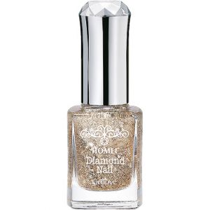 ラメをたっぷり配合して、指先を華やかに。<br>HOMEI ダイヤモンドネイルポリッシュ D-4¥600/グルーブ